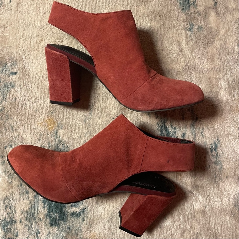 Suede Slingback Heels Maroon / Size 9.5 M